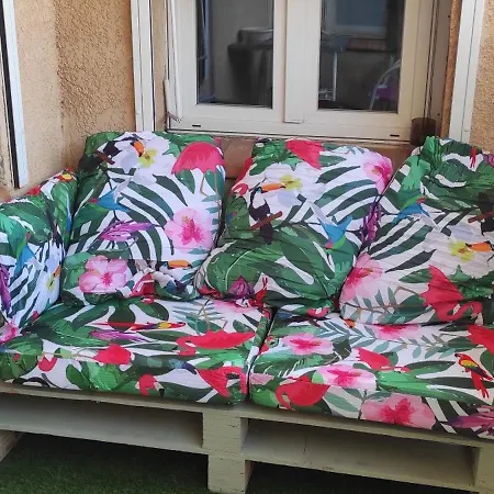 Avec Terrasse 아파트 *
